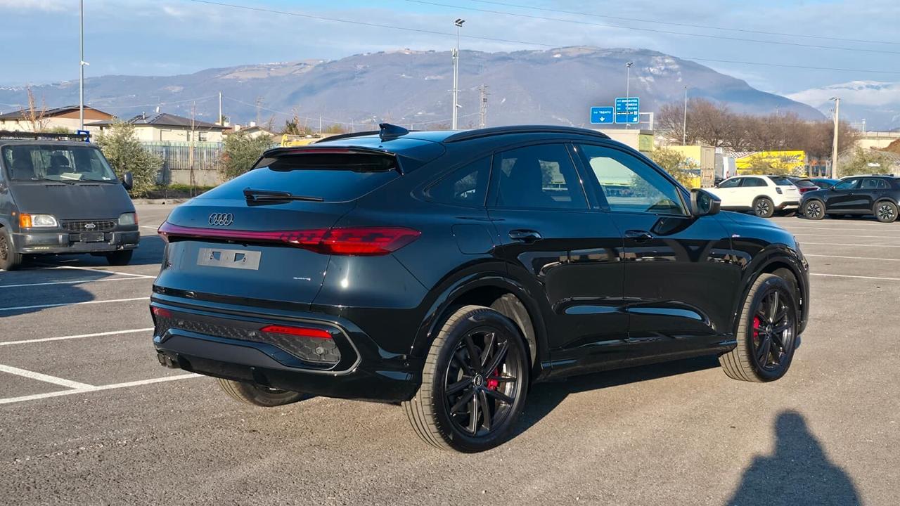 Audi Q5 SPB 2000 TD STRONIC SLINE NUOVA PRONTA CONSEGNA