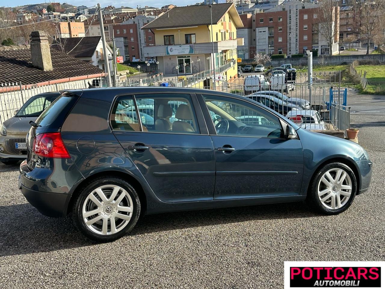 Volkswagen Golf 2.0 16V TDI 5p. Sportline