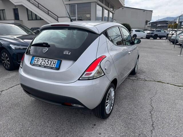 Lancia Ypsilon 1.2 69 CV 5 porte Silver