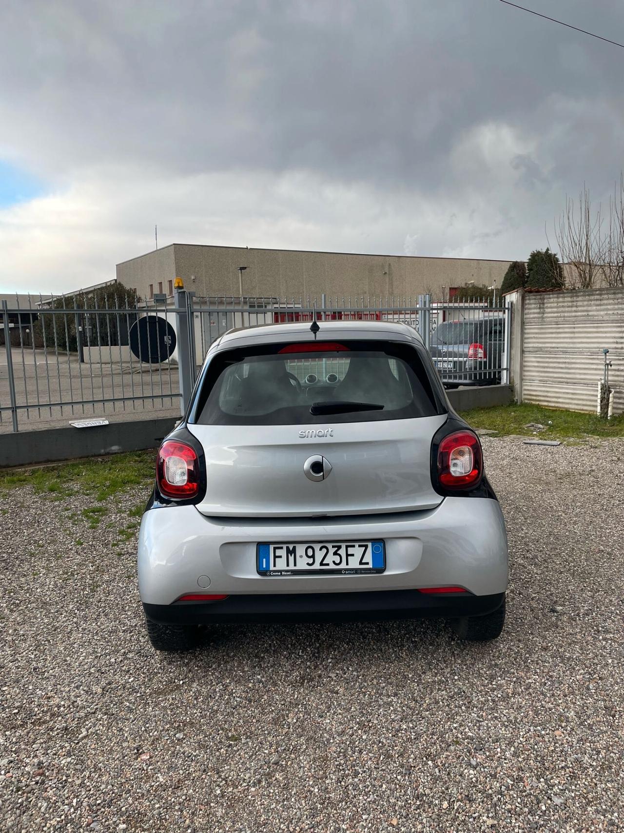 Smart ForFour 70 1.0 Youngster