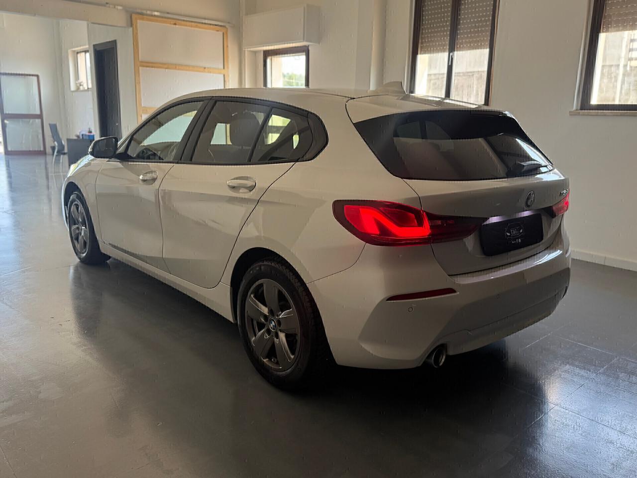 Bmw 116d Sport Line - 2021