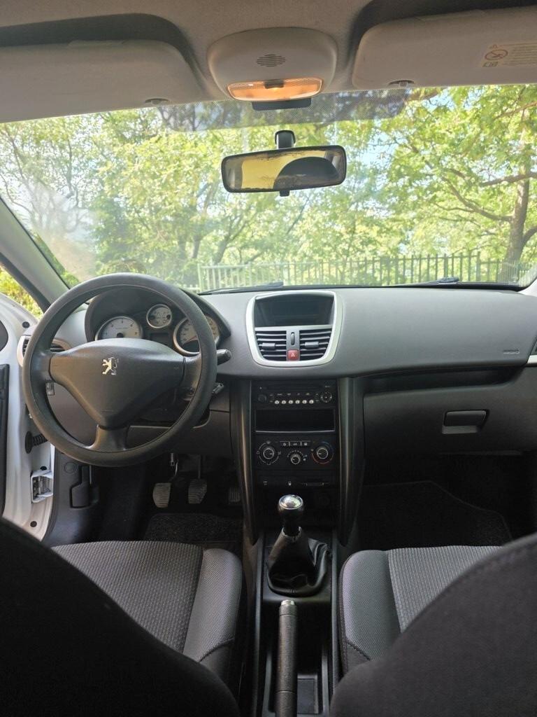 Peugeot 207 1.4 HDi 70CV 5p. Energie neopatentati