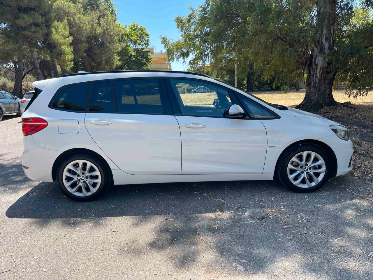 Bmw Serie 2 Gran Tourer 218d xDrive Luxury 7 posti AUTOMATICA TETTO 4x4