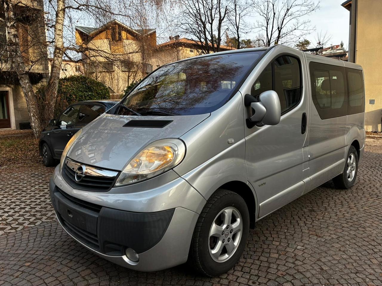Opel Vivaro 2.0 CDTI 84kW TOUR COSMO 8POSTI