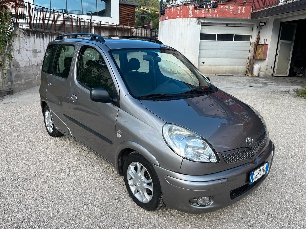 Toyota Yaris Verso 1.4 TURBO DIESEL