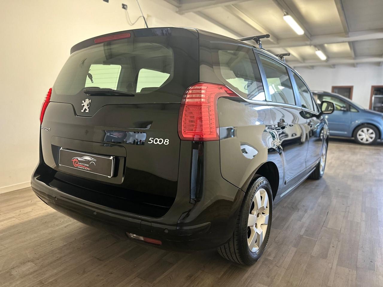 Peugeot 5008 1.6 HDi 112CV Business 7 POSTI