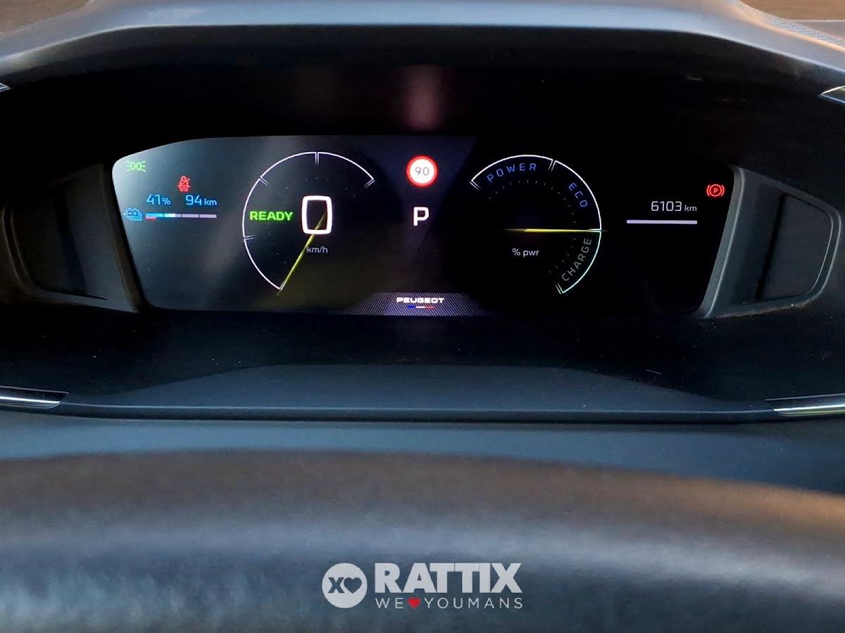 Peugeot e-2008 motore elettrico 50kWh Allure