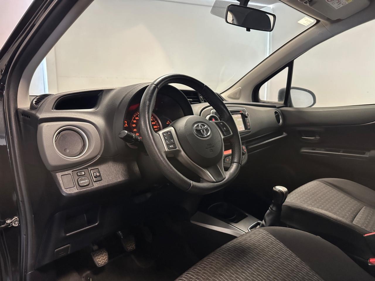TOYOTA YARIS 1.0 NEOPATENTATI 69CV GARANZIA UNIPRO