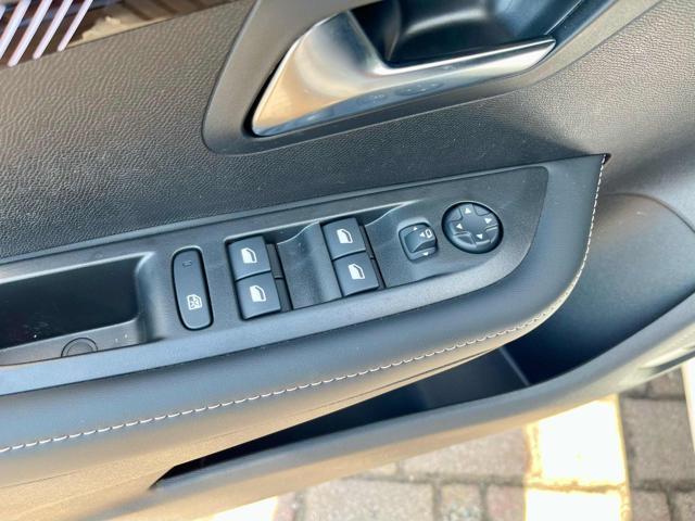 PEUGEOT 208 PureTech 100 Stop&Start 5 porte Allure - KM0