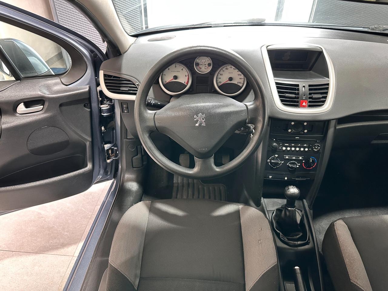Peugeot 207 1.4 HDi 70CV 5p. NEOPATENTATI – UNICO PROP.