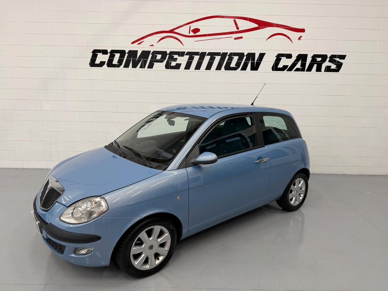 Lancia Ypsilon 1.4 16V Platino