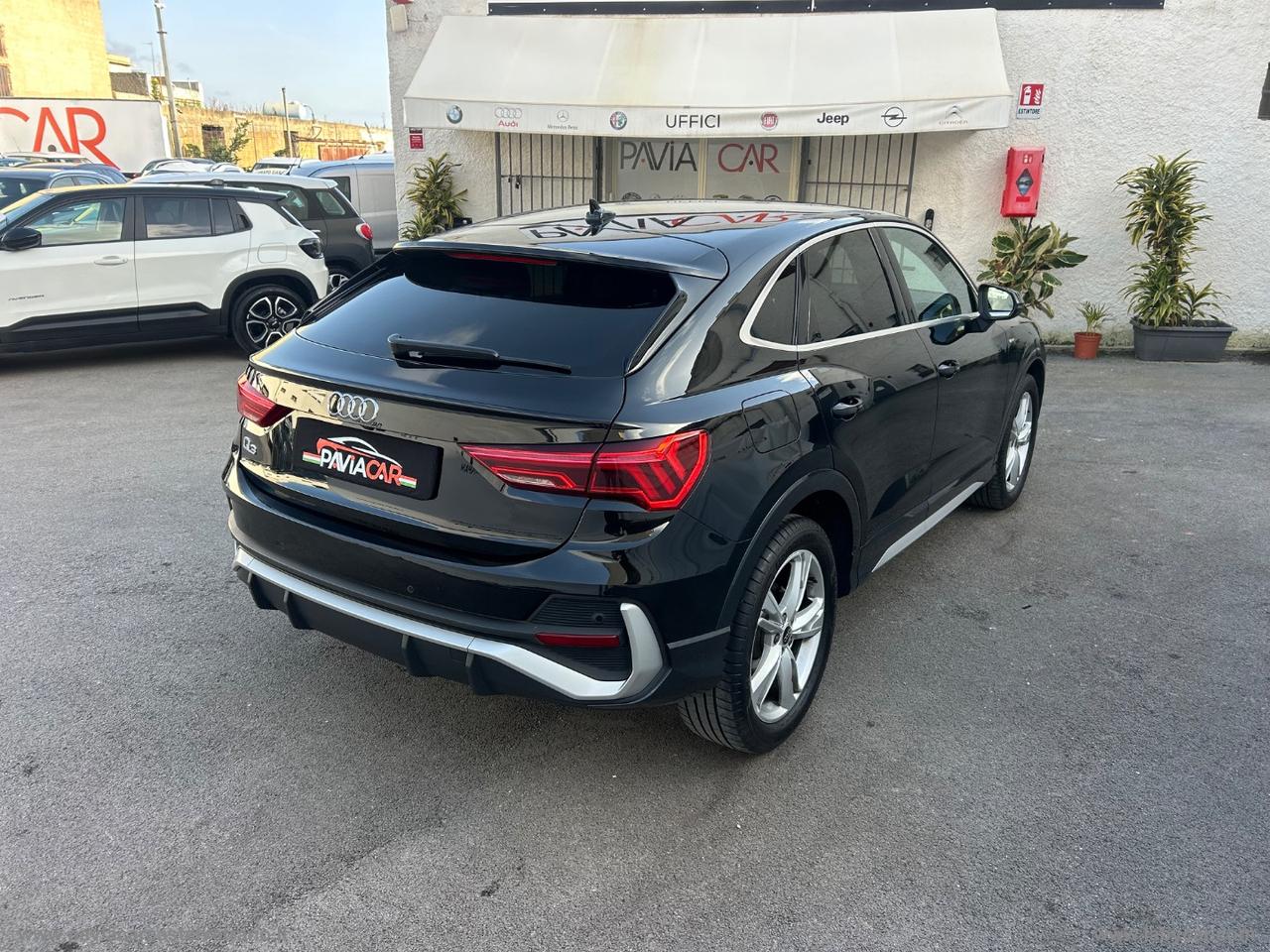 AUDI Q3 SPB 35 TDI S tronic Identity Black