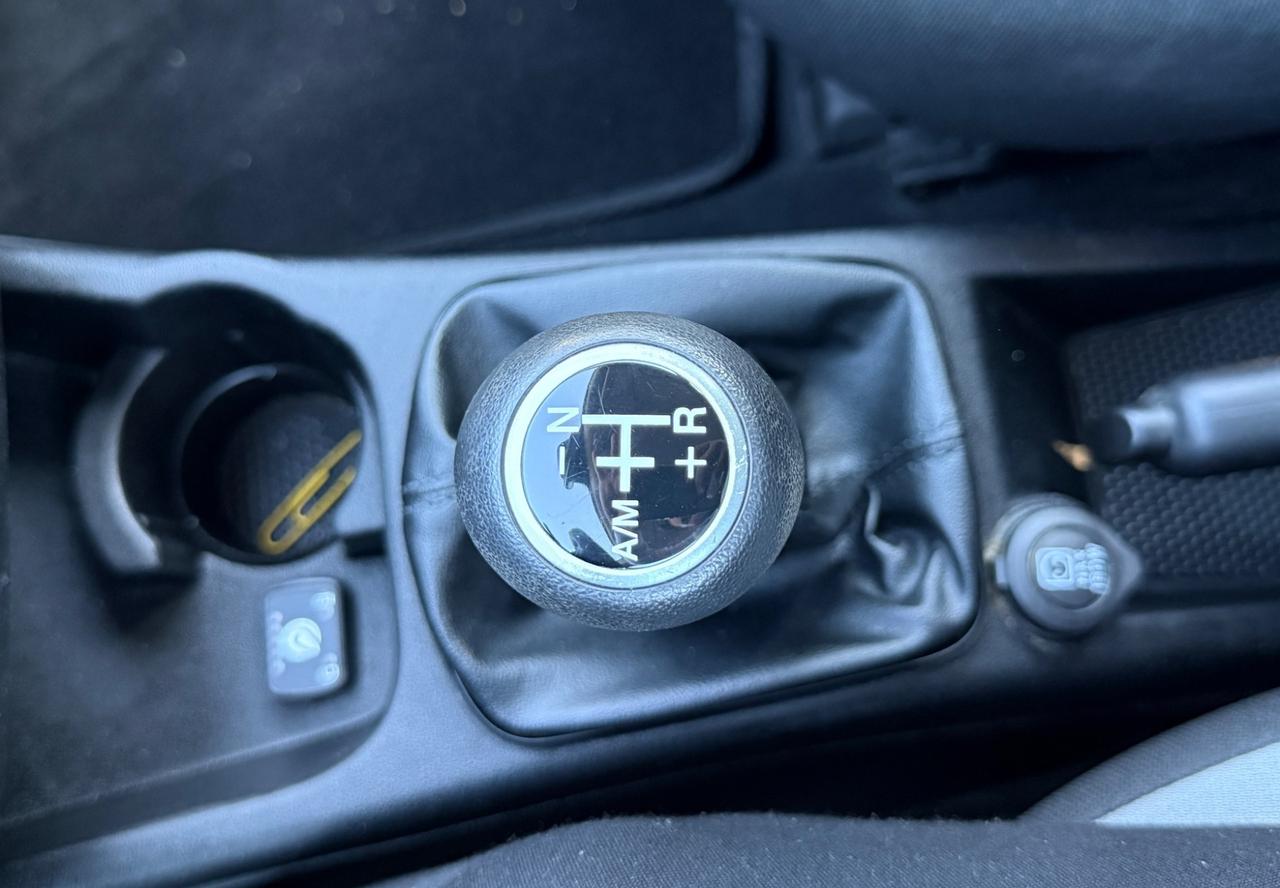 Fiat Punto 1.4 SeS 8V Dualogic 5P Racing (57 kw)