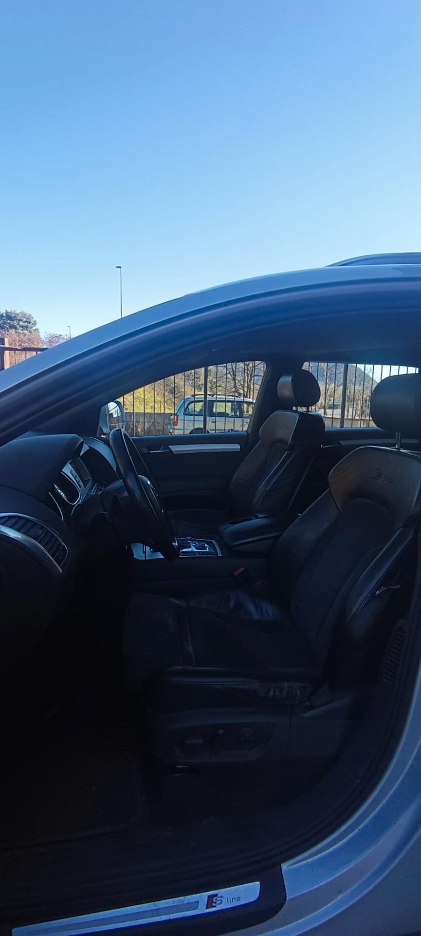 Audi Q7 3.0 V6 TDI 233CV quattro tiptronic S-LINE 7 POSTI