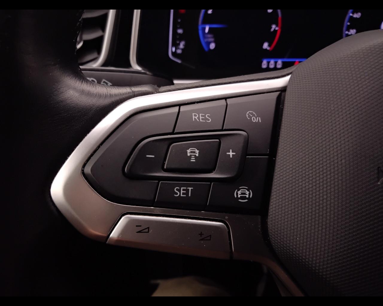 VOLKSWAGEN T-Roc I 2022 - T-Roc 1.0 tsi R-Line 110cv