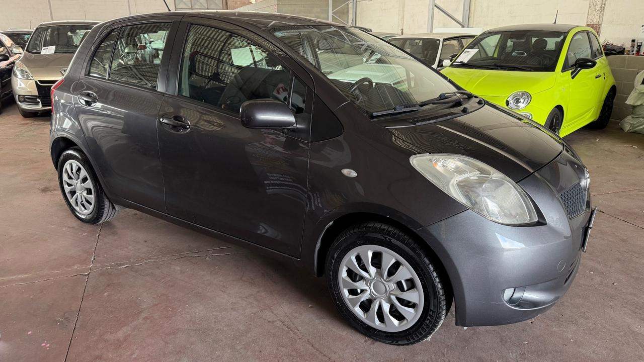 Toyota Yaris 1.3 5 porte Sol