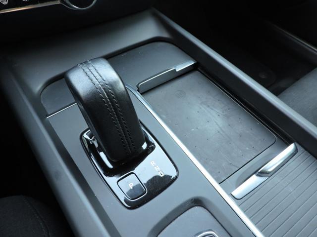 VOLVO V60 B4 (d) Geartronic Momentum Business Pro