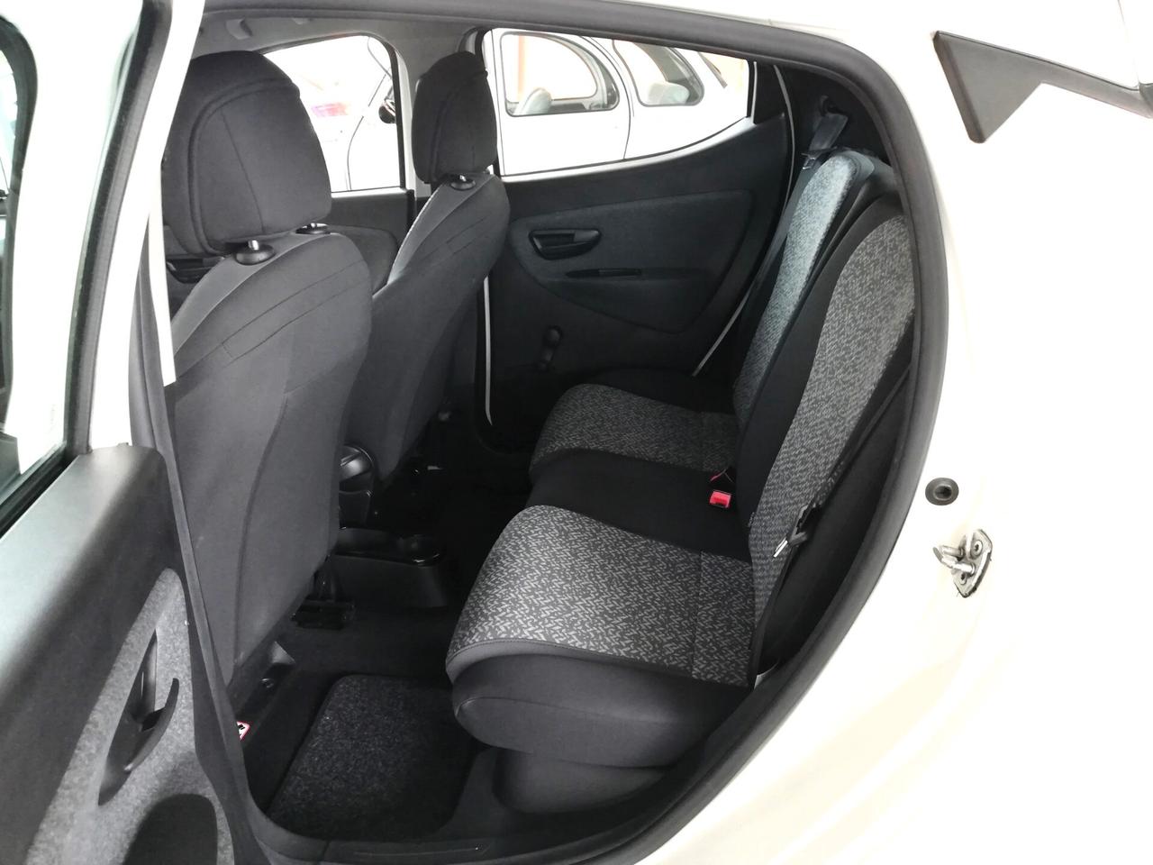 Lancia Ypsilon 1.0 FireFly 5 porte S&S Hybrid Ecochic Silver Unico Proprietario