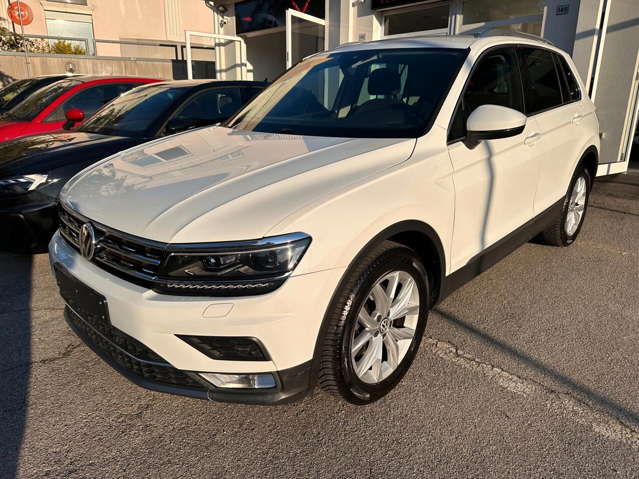 Volkswagen Tiguan 2.0 TDI SCR 4MOTION - VIRTUAL / NAVI / ALCANTARA / R18