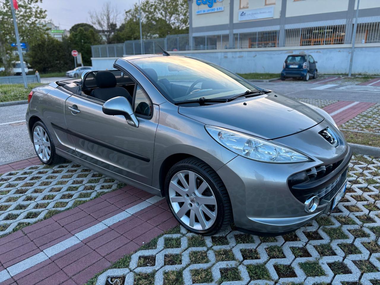 Peugeot 207 1.6 HDi 110CV CABRIO OK NEOPATENTATI