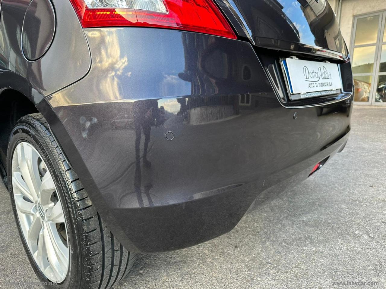 SUZUKI Swift 1.3 DDiS 5p. B-Top Bi-Color