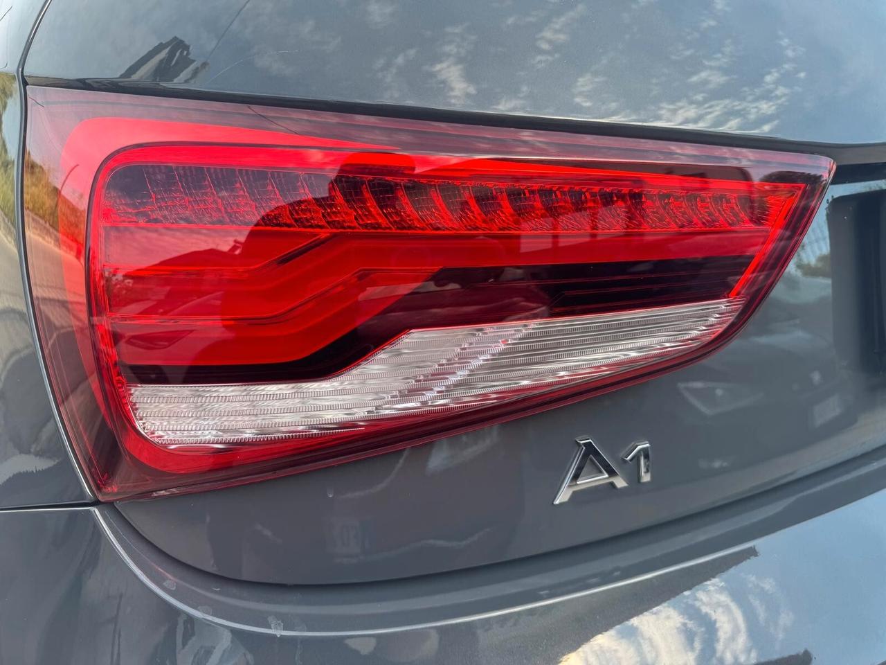 Audi A1 1.6 TDI 116 CV S-line Bonus Rottamazione 1000euro