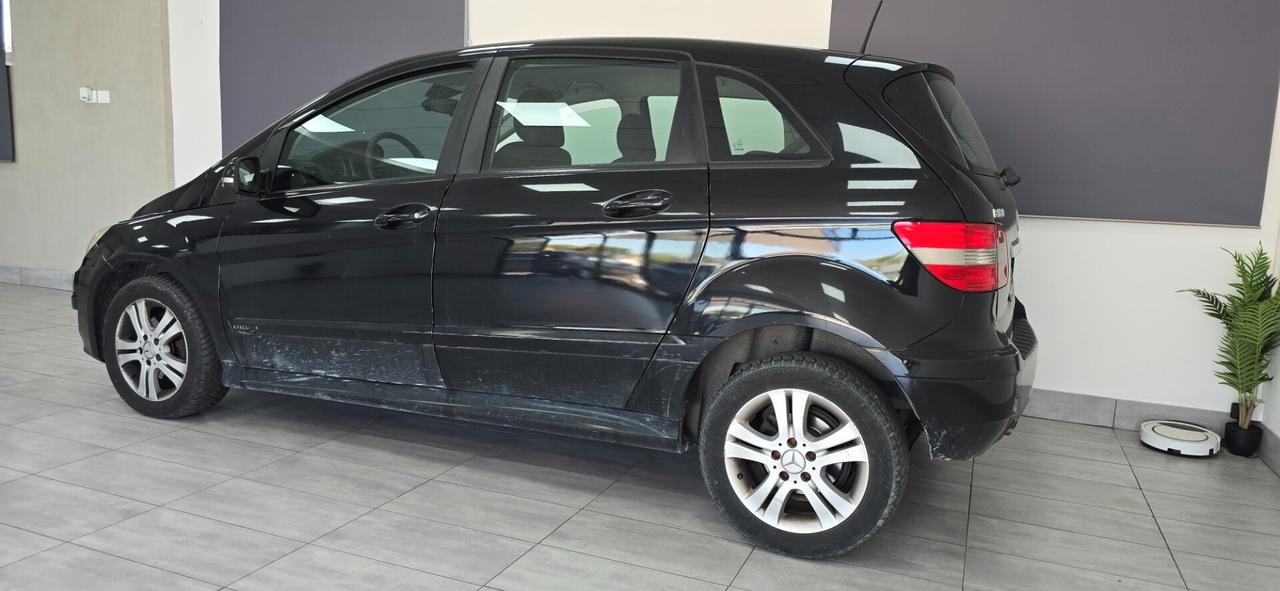Mercedes Classe B(metano)/Peugoet(GPL.)...per Commercianti