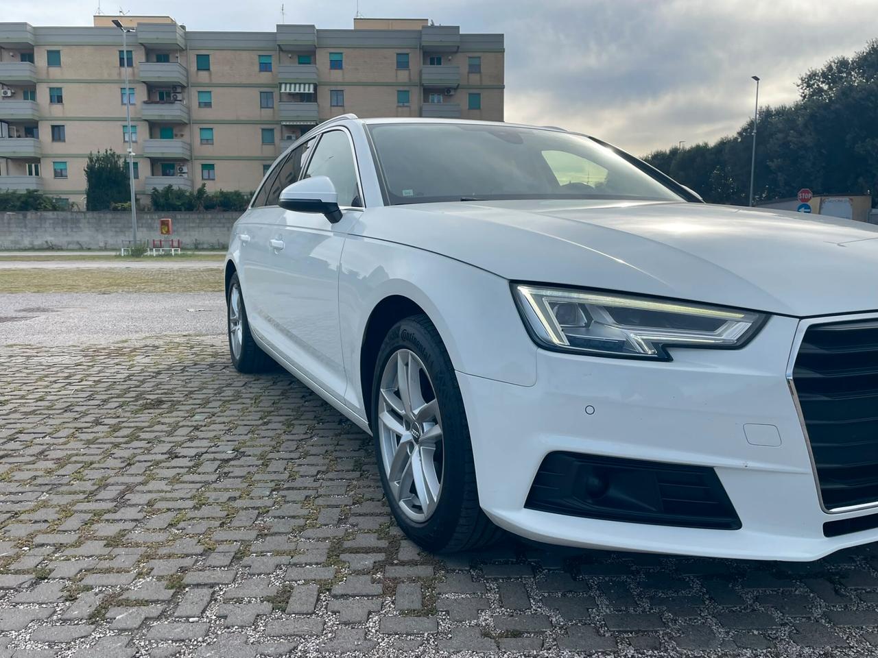 Audi A4 Avant 35 TDI S tronic Sport