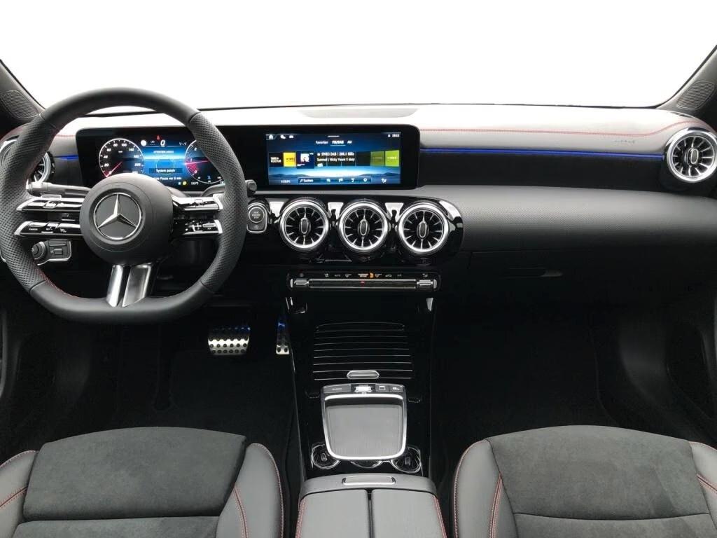 MERCEDES-BENZ*CLA*200D*AMG-LINE*PREMIUM*TETTO*NIGHT*MULTI-BEAM*