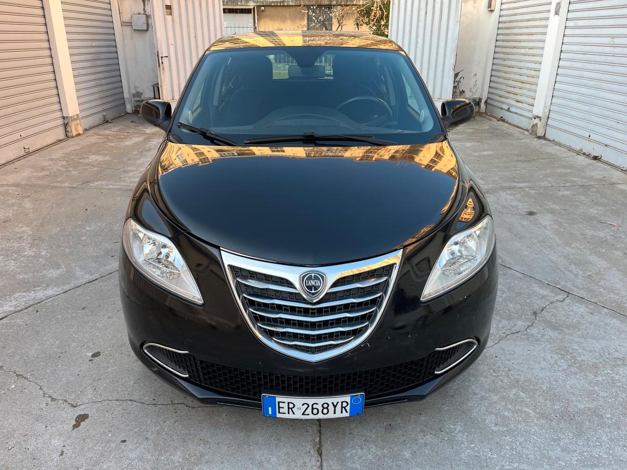 Lancia Ypsilon 1.2 69 CV 5 porte S&S Platinum