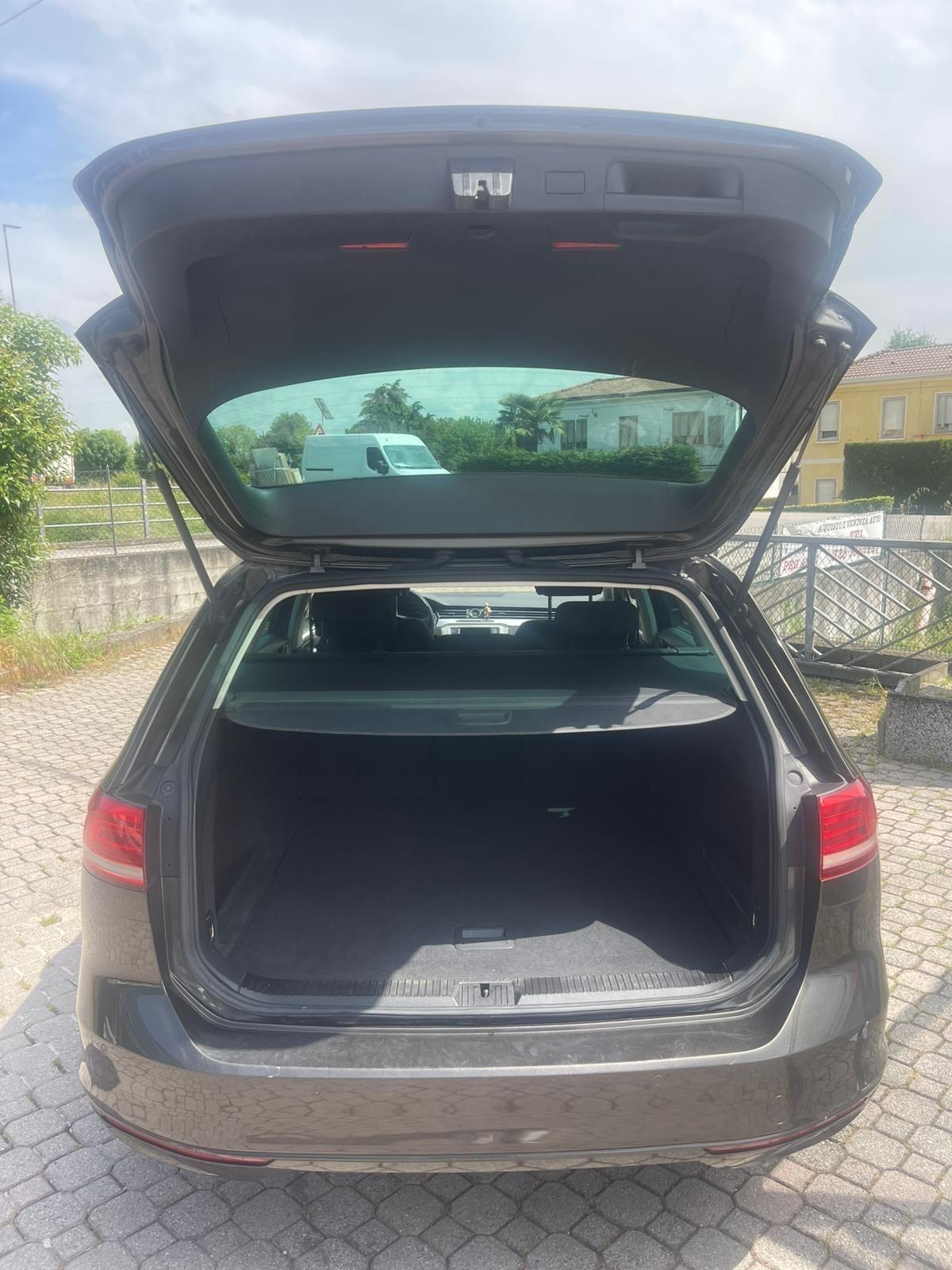 Volkswagen Passat Variant 2.0 TDI DSG Highline BlueMotion Technology