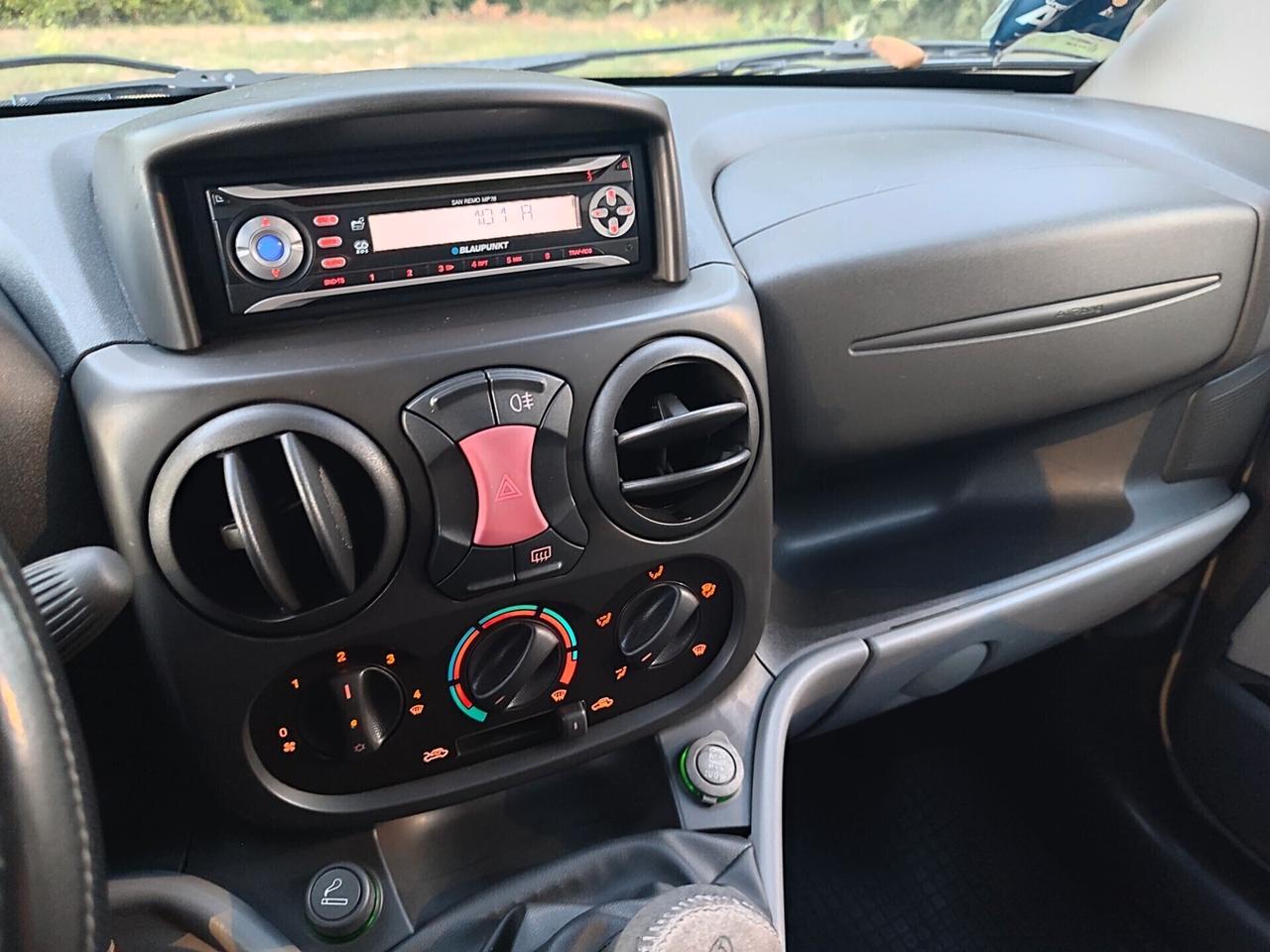 FIAT DOBLO 2007 A METANO DI CASA POCHI KM NUOVO