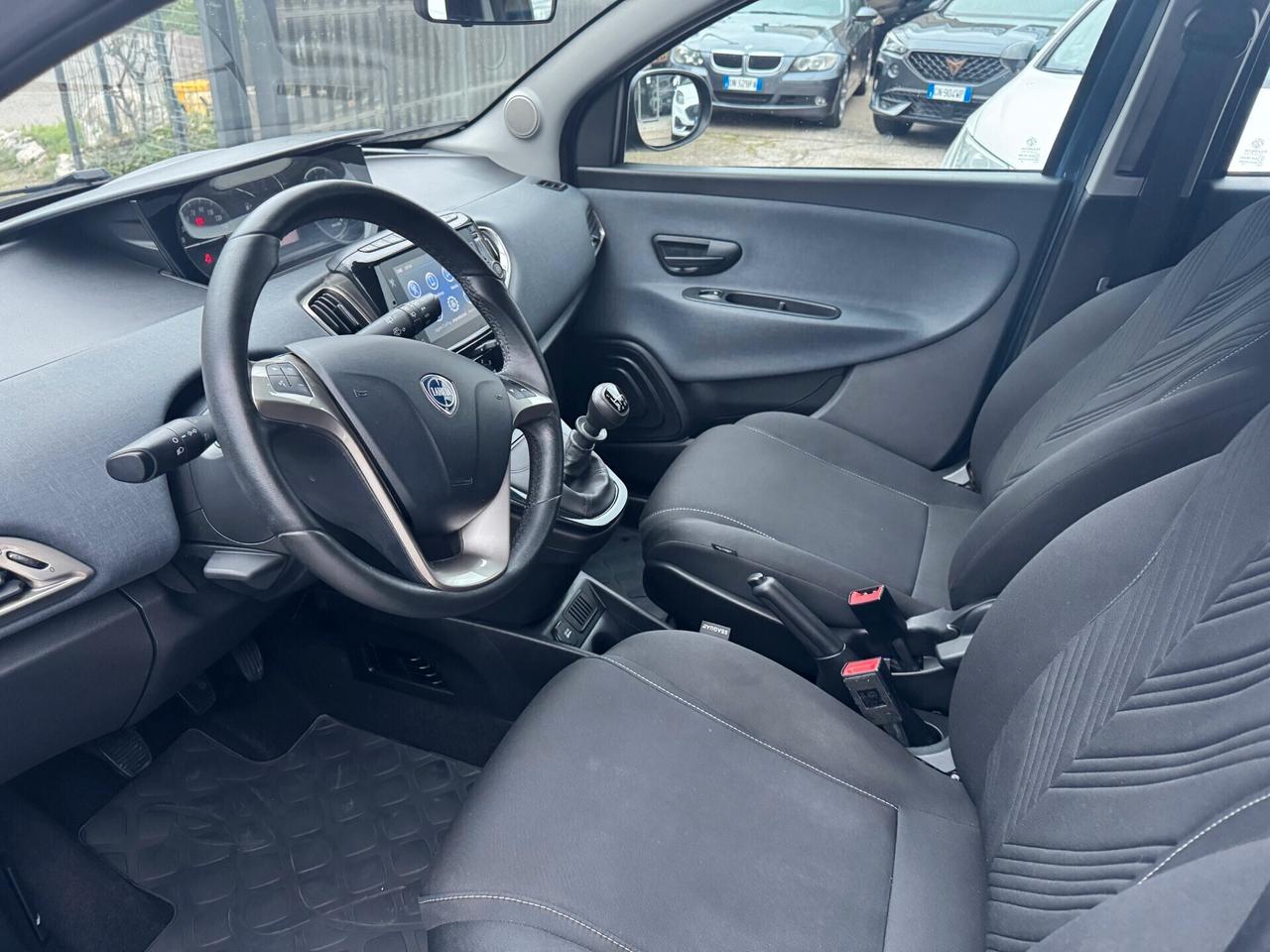 Lancia Ypsilon 1.0 FireFly 5 porte S&S Hybrid Gold Plus