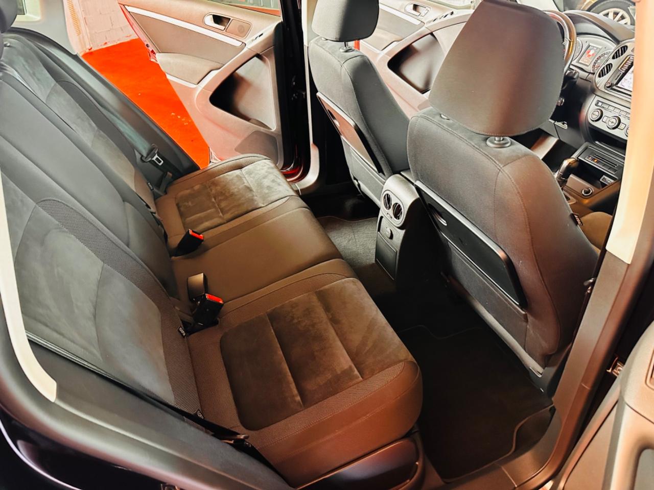 Volkswagen Tiguan 2.0 TDI DSG 7Marce 4x4 R-Line
