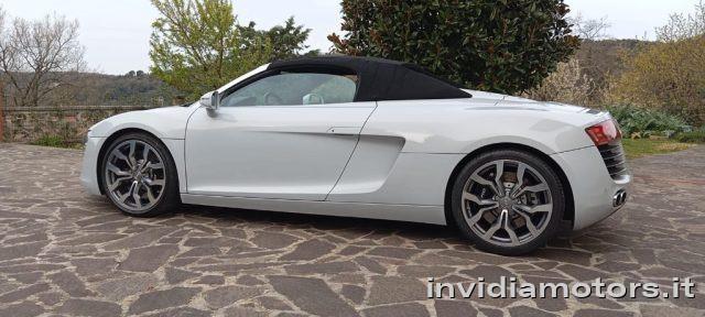 AUDI R8 Spyder 4.2 V8 FSI quattro R tronic