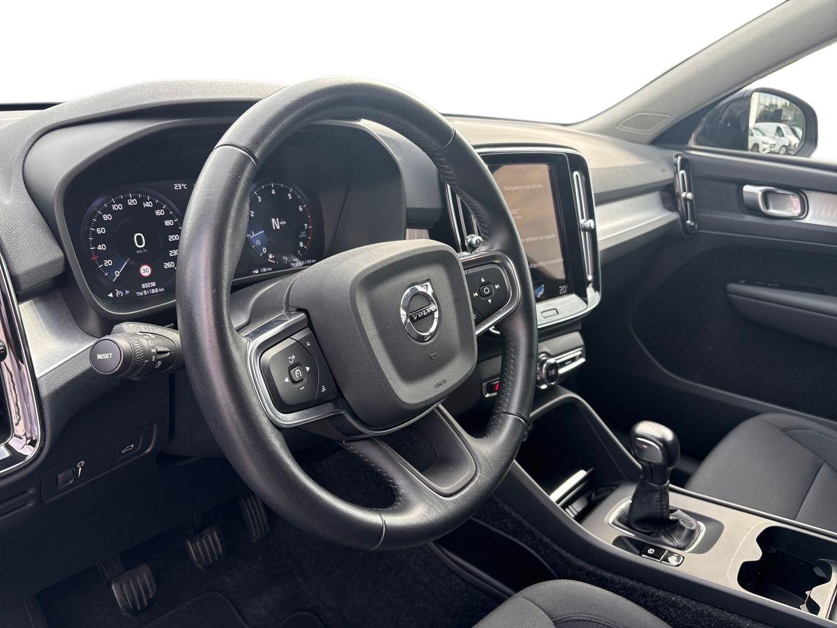 VOLVO XC40 1.5 t2 Momentum auto my21