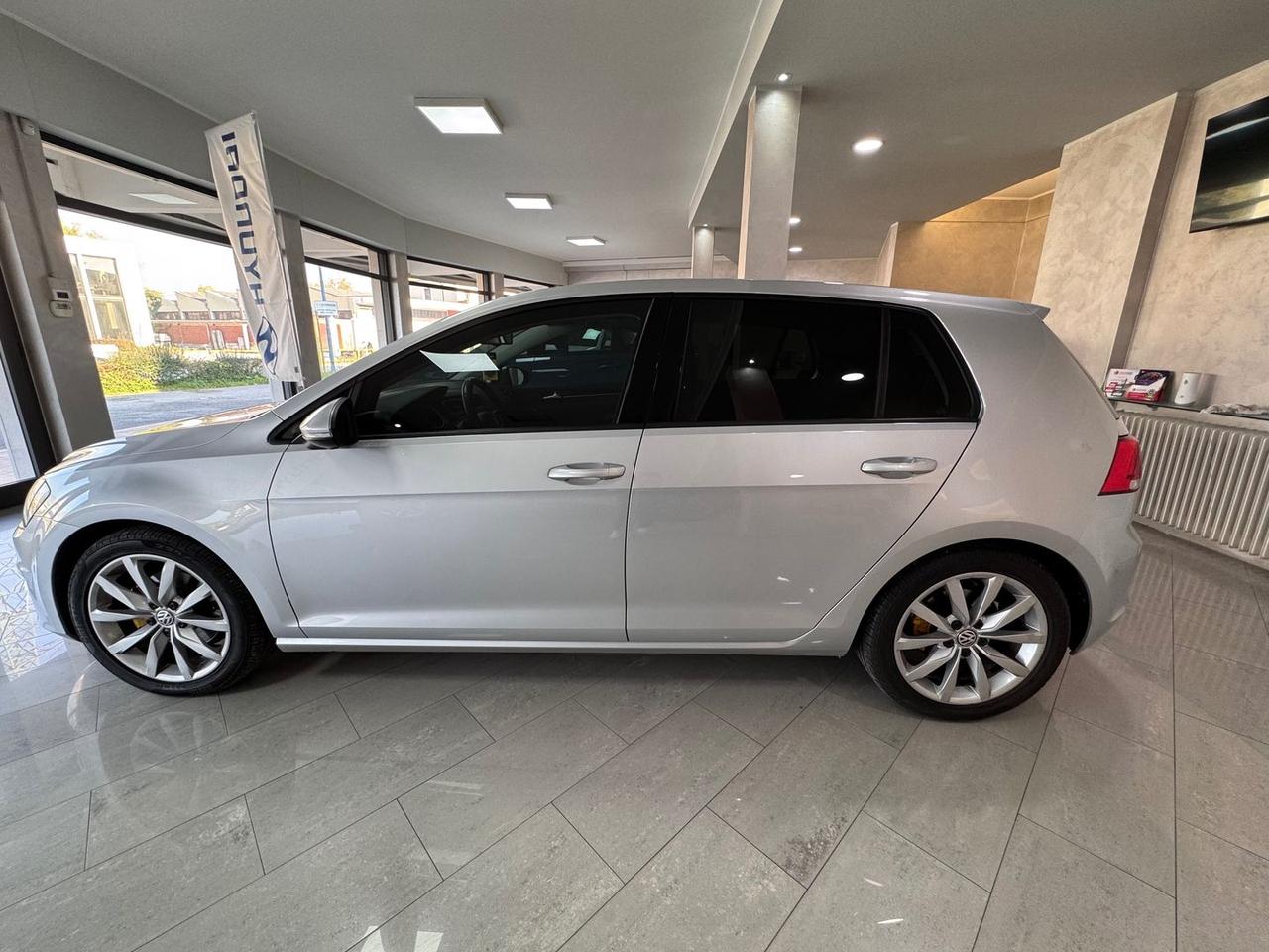 Volkswagen Golf Highline 2.0 TDI BlueMotion