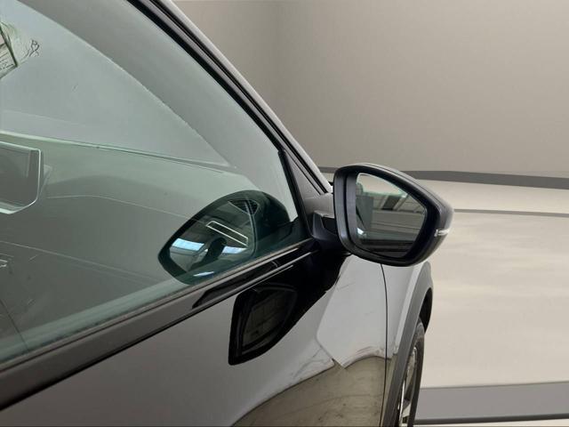 PEUGEOT 2008 Hybrid 145 e-DCS6 GT