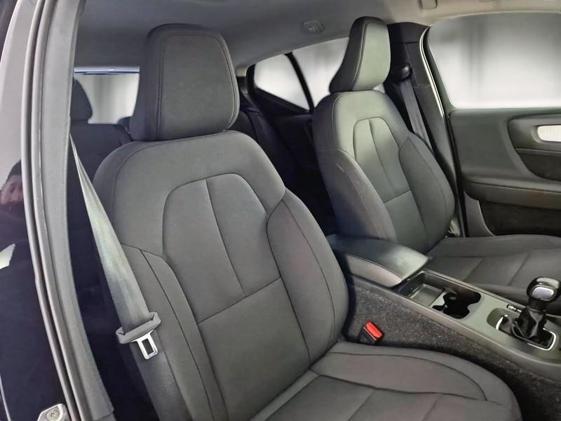 VOLVO XC40 T3 MOMENTUM PRO 5 PORTE SUV