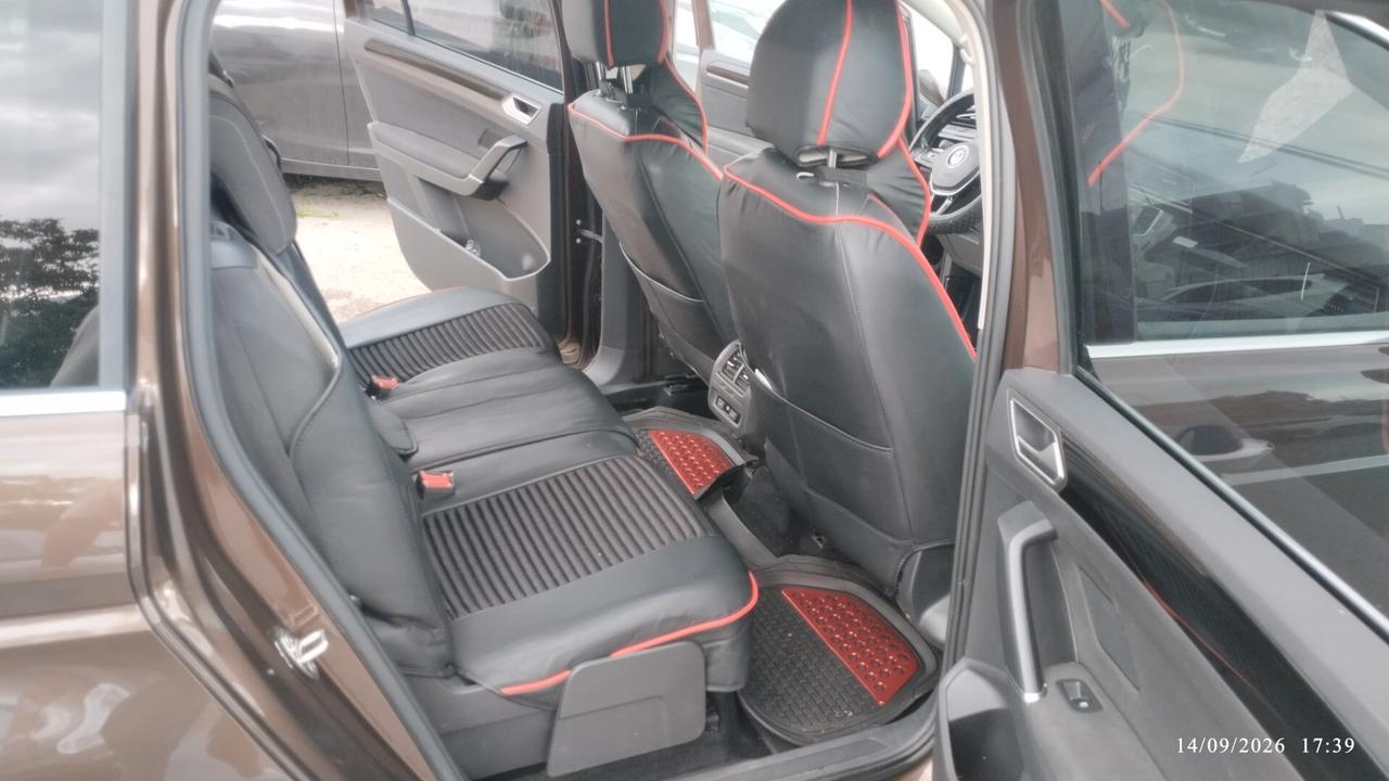 Volkswagen Touran 2.0 TDI 150 CV SCR DSG Executive BlueMotion Tech.