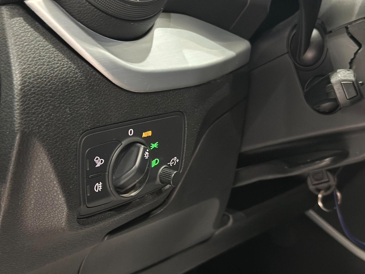 Audi Q2 30 TDI Identity Black