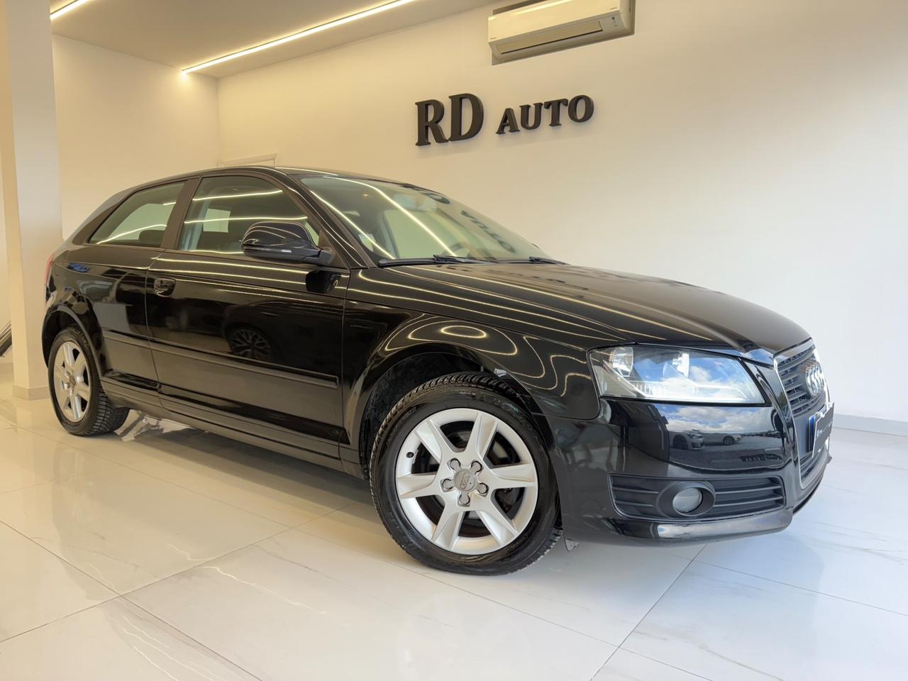 Audi A3 1.6 tdi Ambiente 90cv okneopatentati