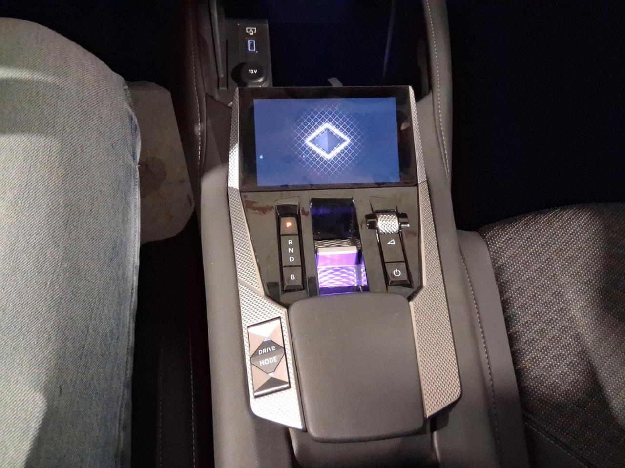 Ds DS4 PLUG IN HYBRID TROCADERO