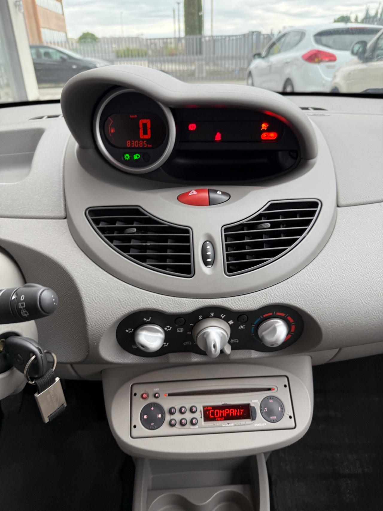 Renault Twingo 1.2 16V INITIALE