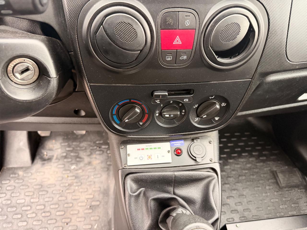 Fiat Fiorino 1.3 MJT 95CV Combinato Adventure M1