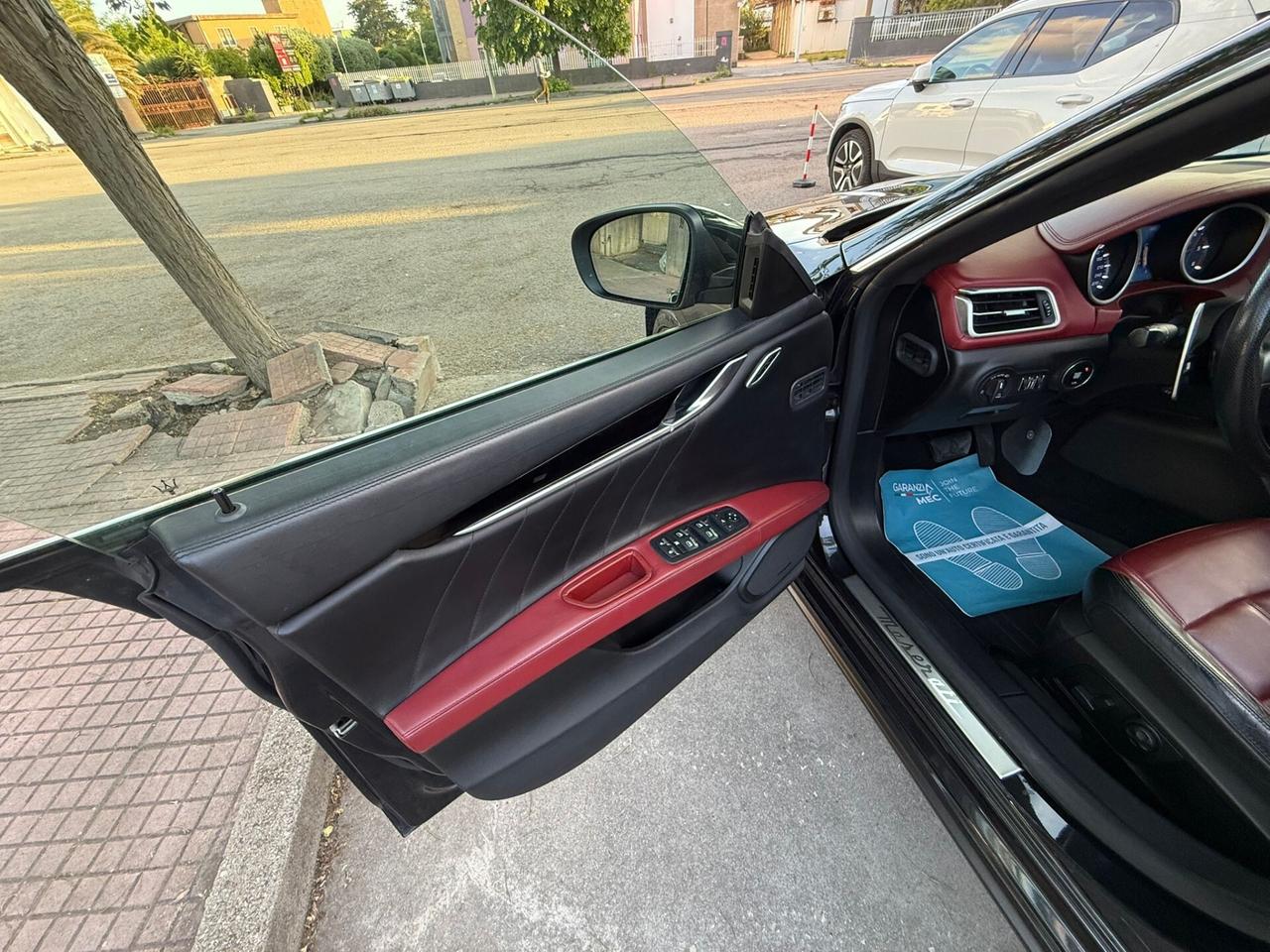 Maserati Ghibli RIBELLE V6 Diesel Bi-Color
