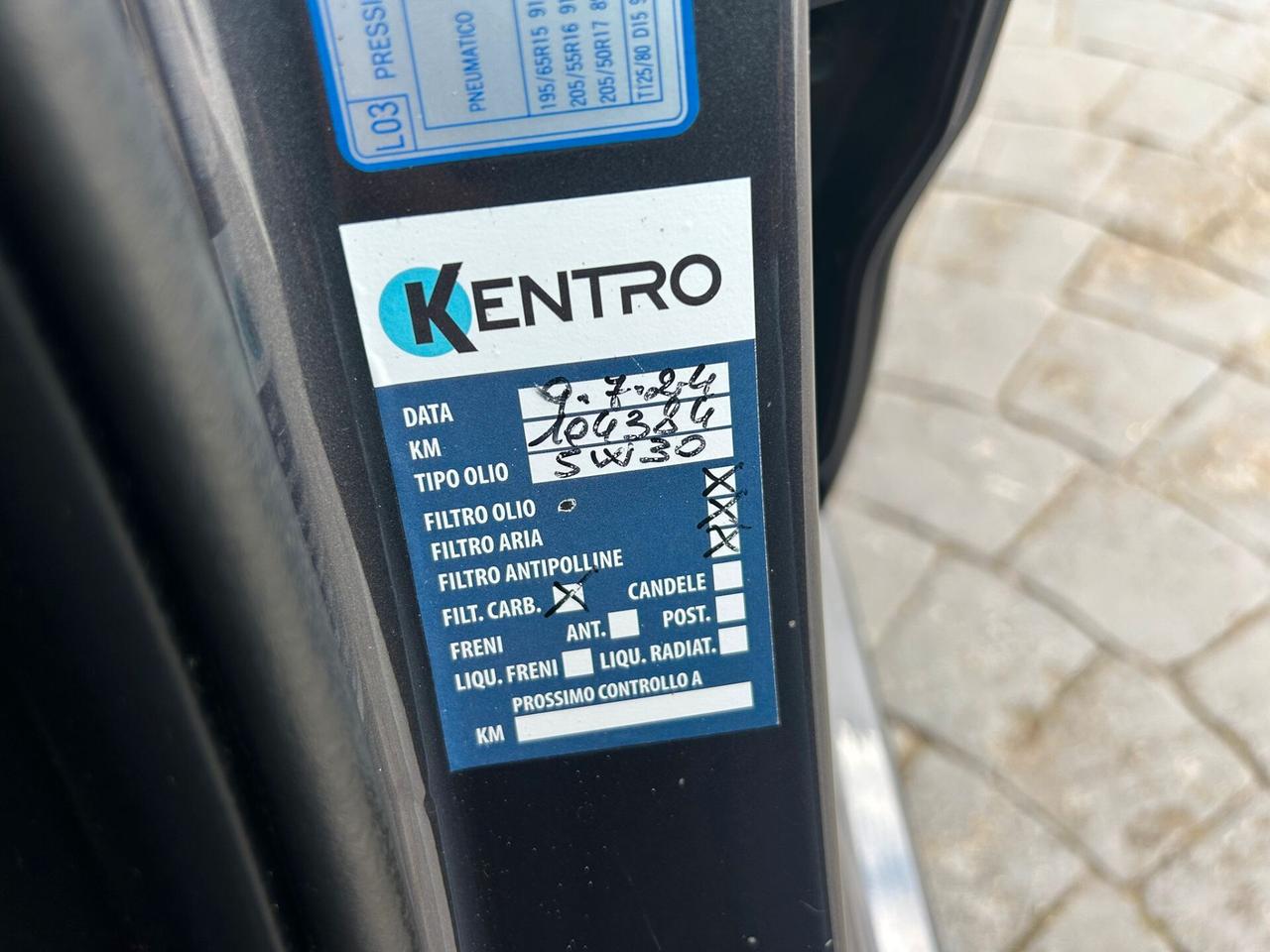 Kia Venga 1.4 CRDi 90Cv COOL TETTO Km111.000-2012