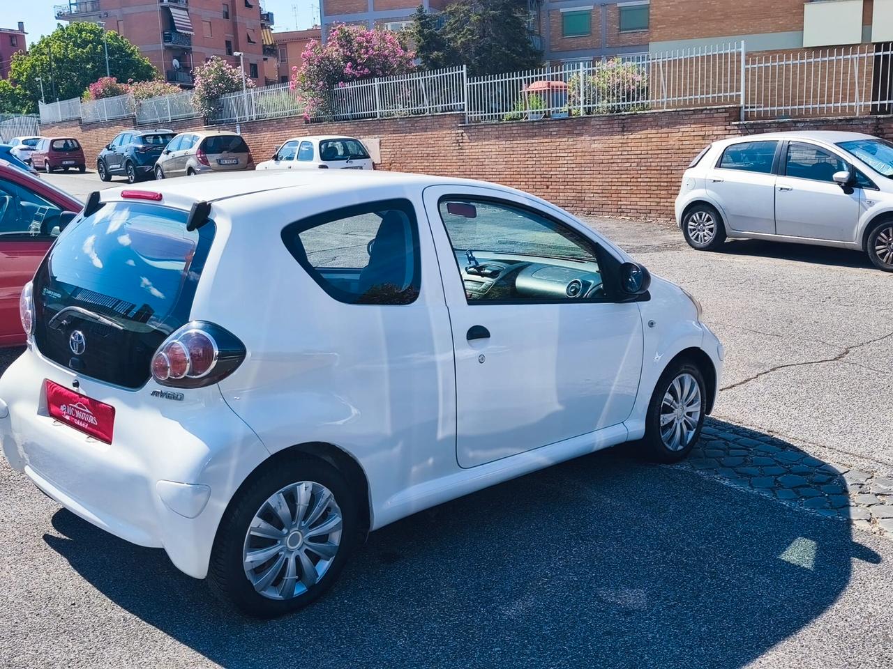 Toyota Aygo 1.0 12V VVT-i 3 porte Now Connect