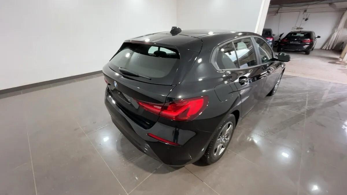 Bmw 116 116d 5p. Advantage