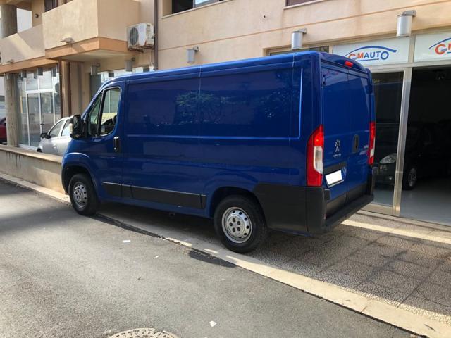 PEUGEOT Boxer 330 2.2 BlueHDi 140 S&S PC-TM Furgone